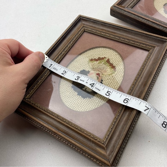 Vintage Two Older Framed Needlepoint Needle Point Of Women - Picture 6 of 6